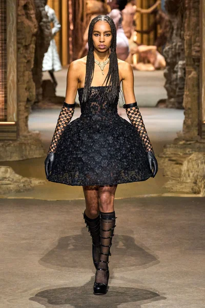 Look 5